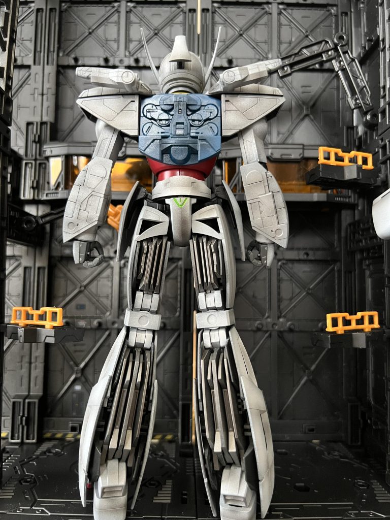 スラスターベーンは赤鉄色、ターンエーのマーキングはライトグリーンです。