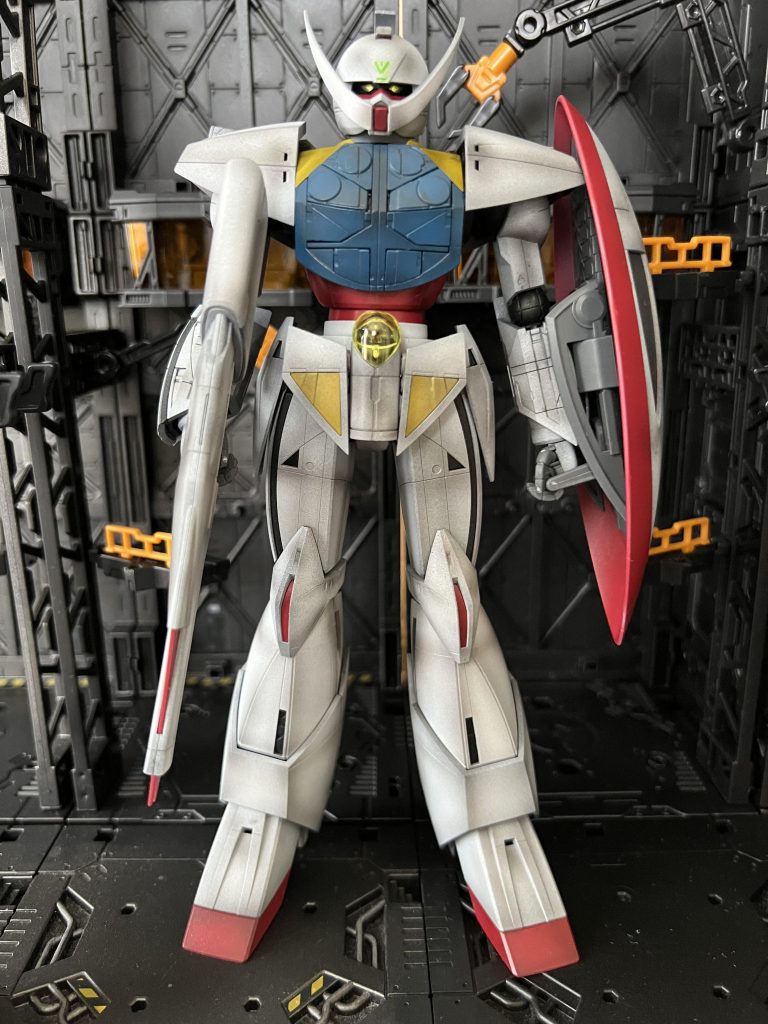 このキットを作りながら、あらためてターンエーガンダムを、全話視聴しました。リアルタイムで見たことはあったんですが、途中途切れてまったりと、話についていけなかったんです。今回じっくりと全話見たんですが、まあなんという素晴らしい作品だなと改めて感じました。