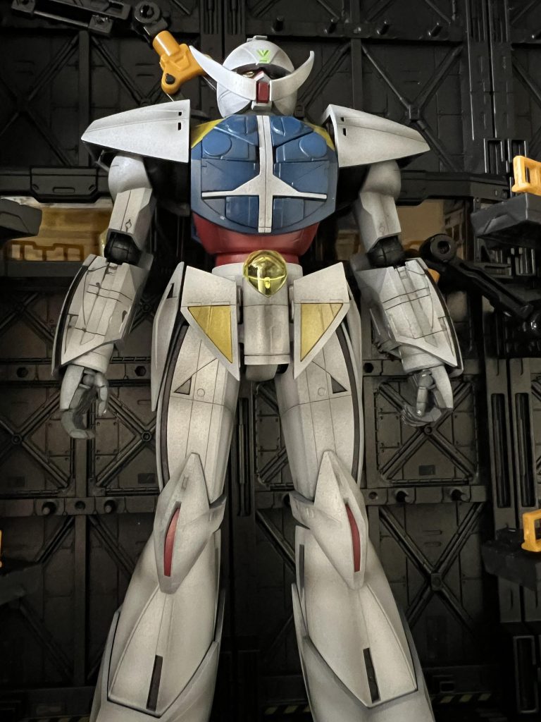 あと、このキットは胸の十字パーツが、色の選択ができるんですね。白い十字は初期設定項だった気がします。