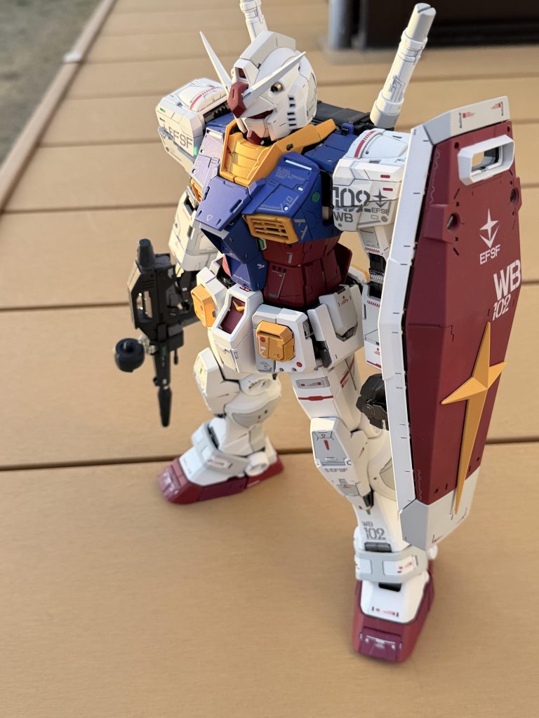 夕方に撮影した黄昏ガンダムです。淡い感じで撮影できたので気に入ってます。