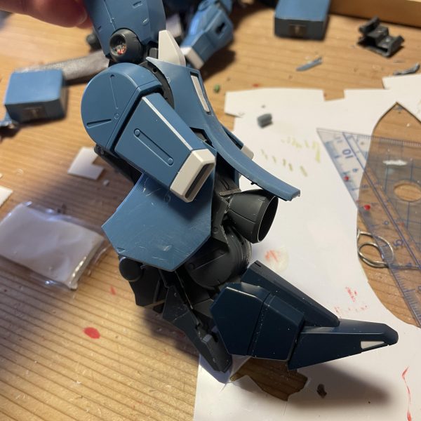 初投稿になります。ちょこばなばです。ガンダムマークⅤを女性っぽくしようとマークⅤの足をヒールっぽくしてみました。GUNSTA自体初めてなので色々教えてくれると幸いです。（2枚目）