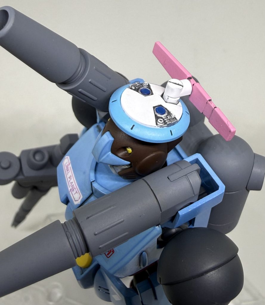 MSレドーム01を使用し、青い部分は3Dメタリックシールを貼っています。