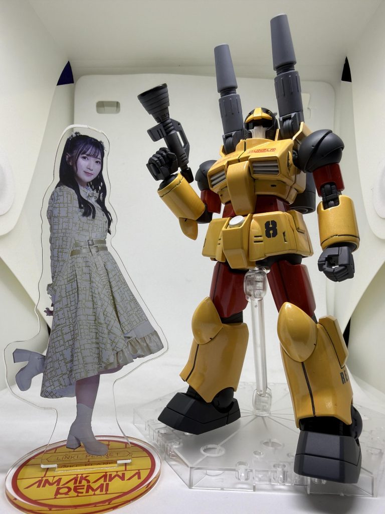 ・天川れみさん【ツインテール監督】グループでの動画やステージでのイベント等で監督兼プロデュースをする事があり、その時のサングラス姿のイメージから。拡声器はビームスプレーガンとバーニアパーツの組み合わせ。・使用カラーステライエロー&ステラレッド