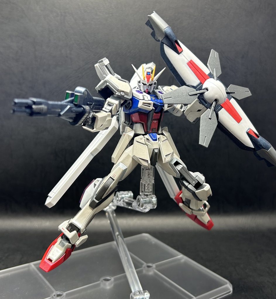 ディバイダーとマシンガンの紺色部は前作のフリーダムから流用。他はガンメタル、赤部は基本色。センサー類は3Dメタリックシールで。