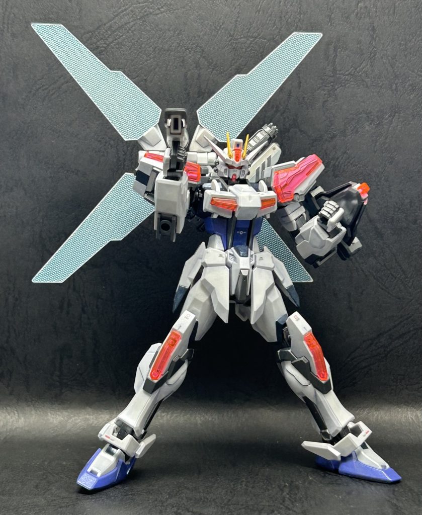 リフレクターをクリアパーツに合わせて塗れば完璧だったかもしれません。分かりづらいですがホロシルバーで塗っています。また手に入る機会があれば別色にしてみたいです。