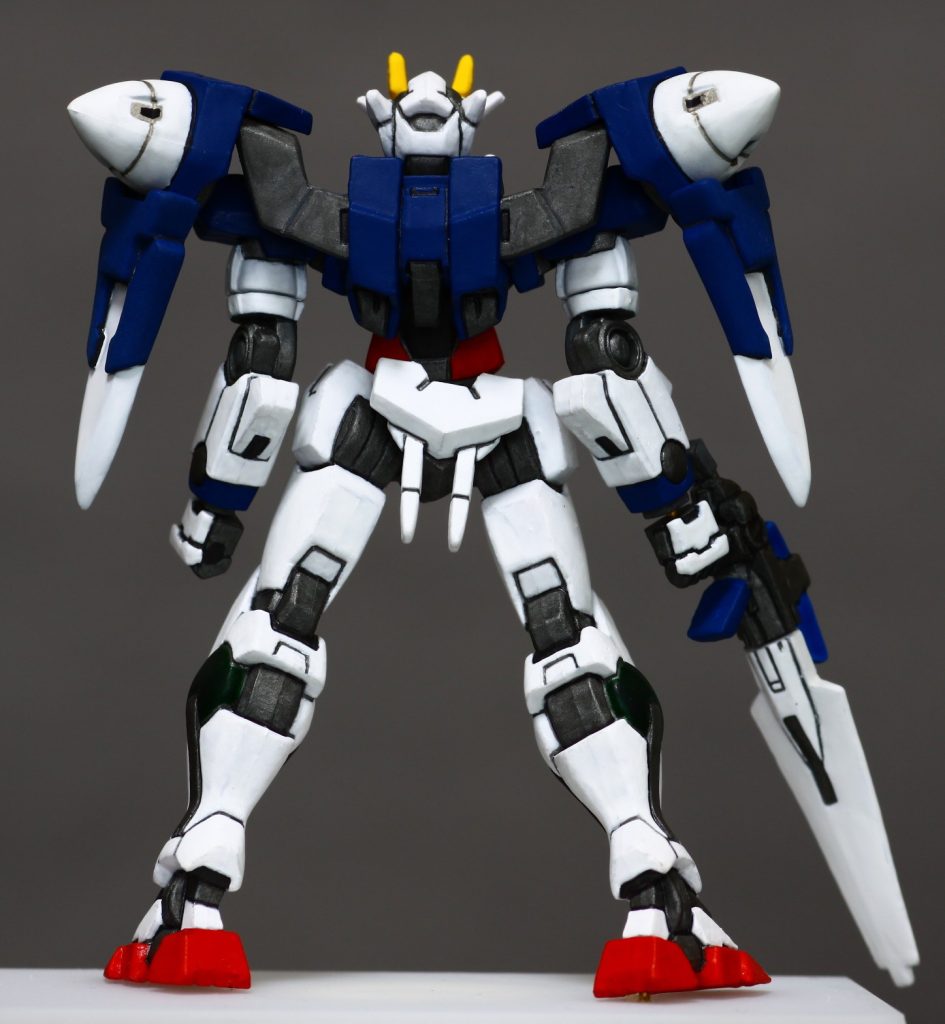 使用キットは『機動戦士ガンダムOO THE GUNDAMS』の01 GN-0000 ダブルオーガンダムです。塗装はタミヤのエナメルに、つや消しトップコートを吹きました。