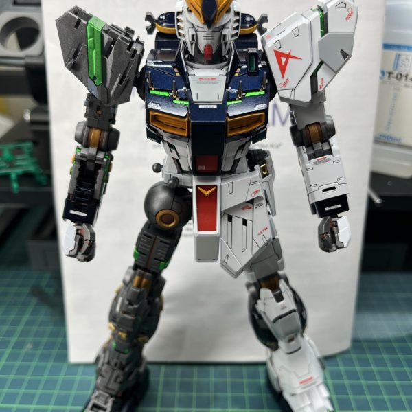 とりあえずクリアーまで到達まだファンネル他､ライフルはこれからですデカールの段差や色ムラ､下地処理の甘さが目立ち過ぎる…（7枚目）