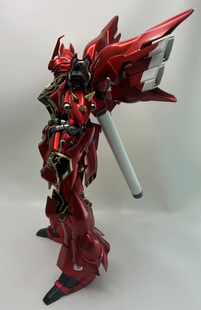 フレームの見える部分はメタルシルバーで塗装しています。