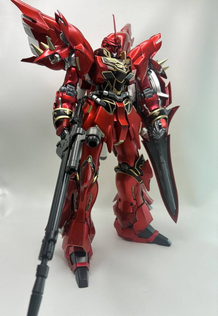 フリマサイトでジャンク品を購入したため、所々パーツが足りず、ビームライフルのスコープは有り余りのパーツから自作しました。