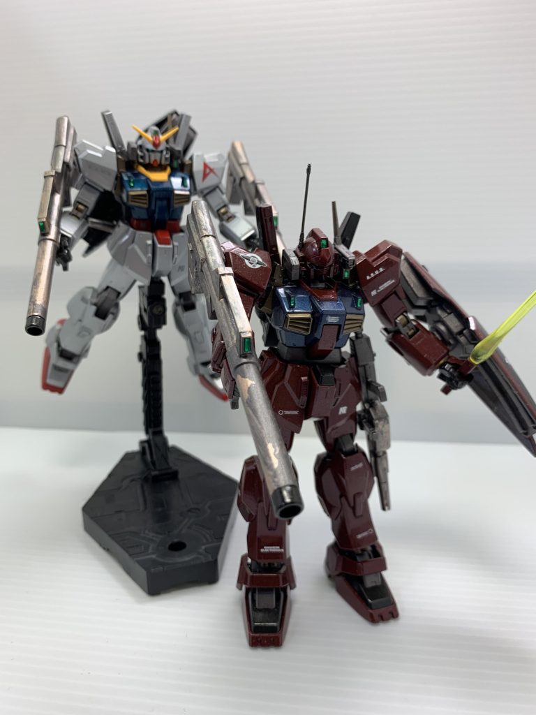 エゥーゴのダブルエース、ガンダムマークIIのツーショット。