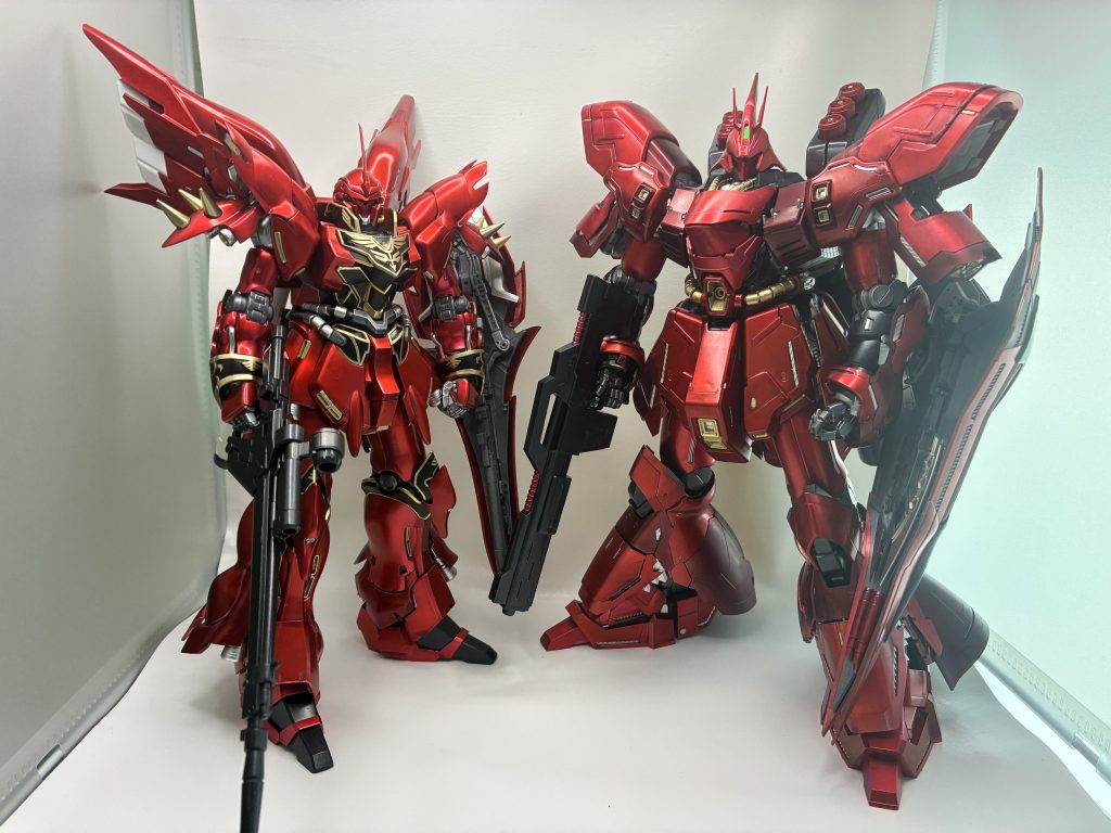 前回作成のサザビーとのツーショット!