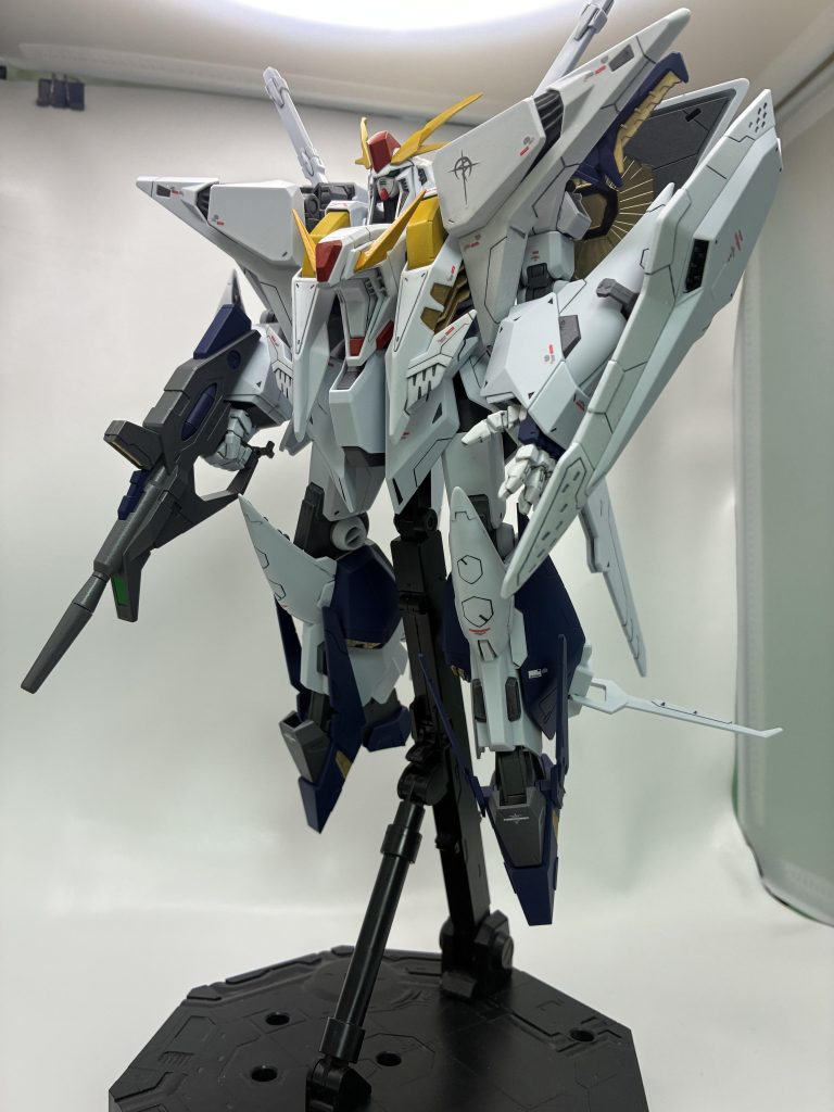 ミノフスキークラフト（フライト）は、ゴールドで塗装しました。