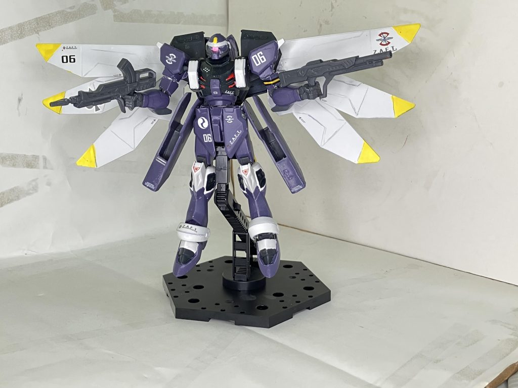 関節にはボールデンアームアームズを使用して、旧HGくらいには可動してポージングできます！