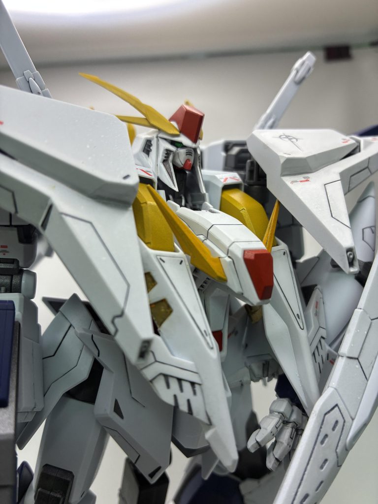 ネタバレと言っても公式から画像たくさん出てますが、エンディング後の顔を表現したく、以前顔を抜き取ったRGνガンダムの顔をはめてみました！