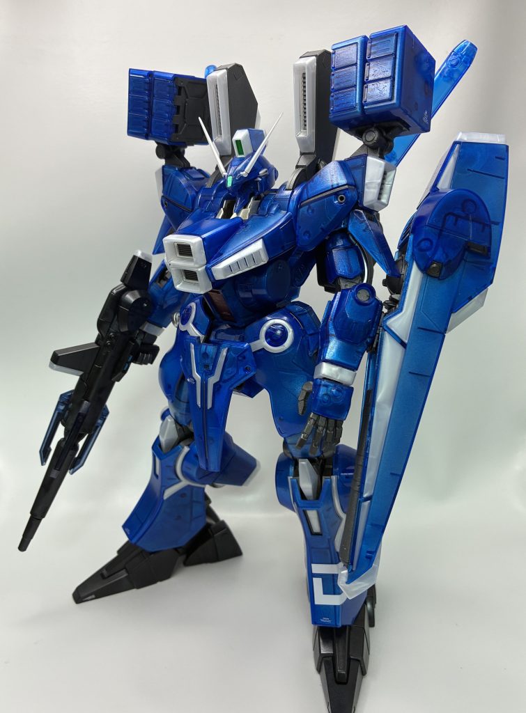 クリアのプラ材は脆くて、一度仮組みした後にパーツを外したらバキバキ折れてしまいました😭