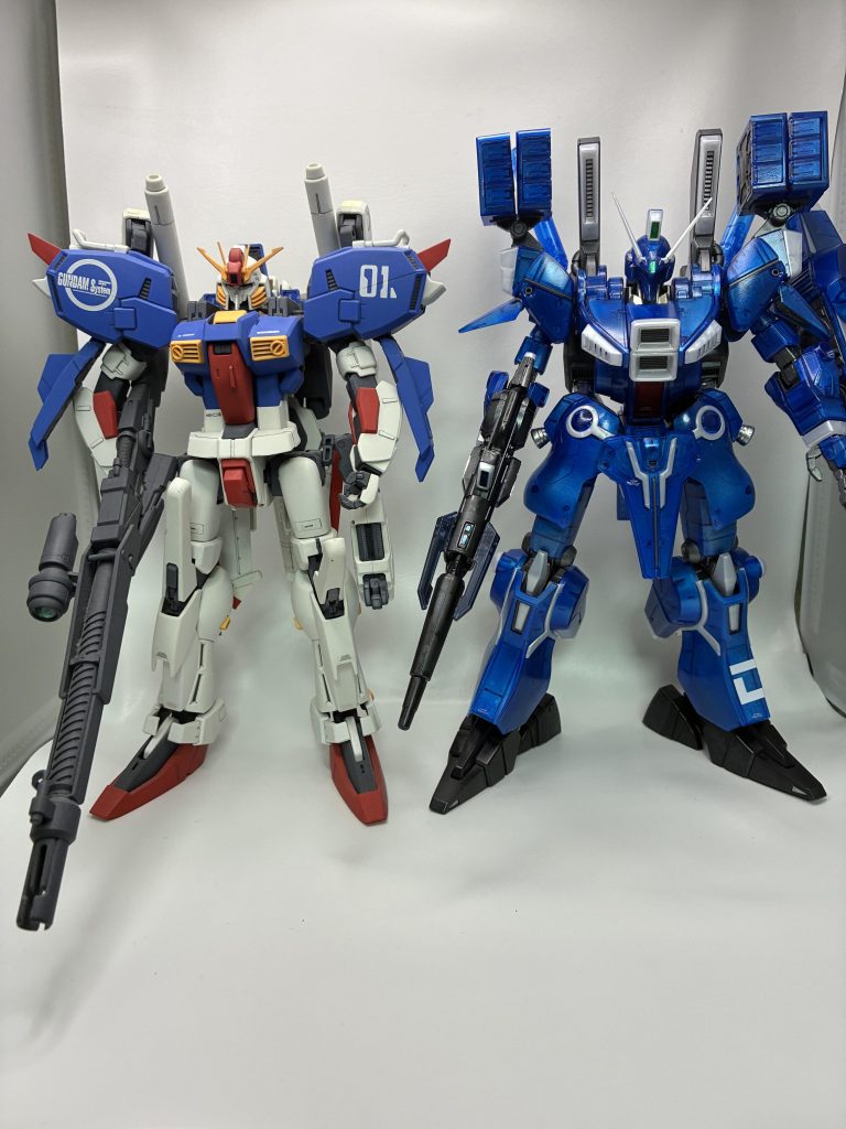 十数年前に作ったSガンダムとのツーショット☺️スペリオルは今見ても素晴らしく、良キットですよね
