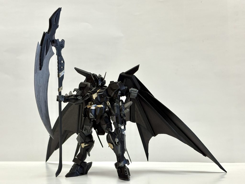 　装備することで〈クーストースドレッドナイトガンダム〉に。割とデスサイズ。デカい武器は正義。