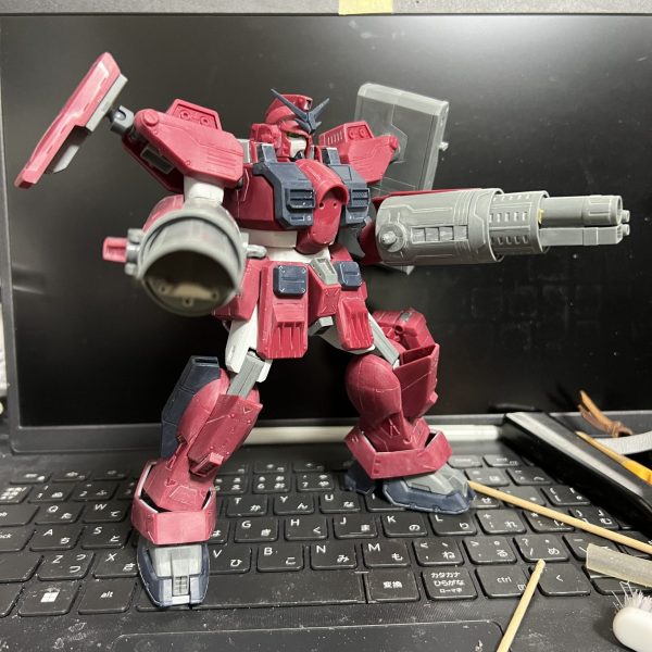 1/100 レオパルドD やすりがけ