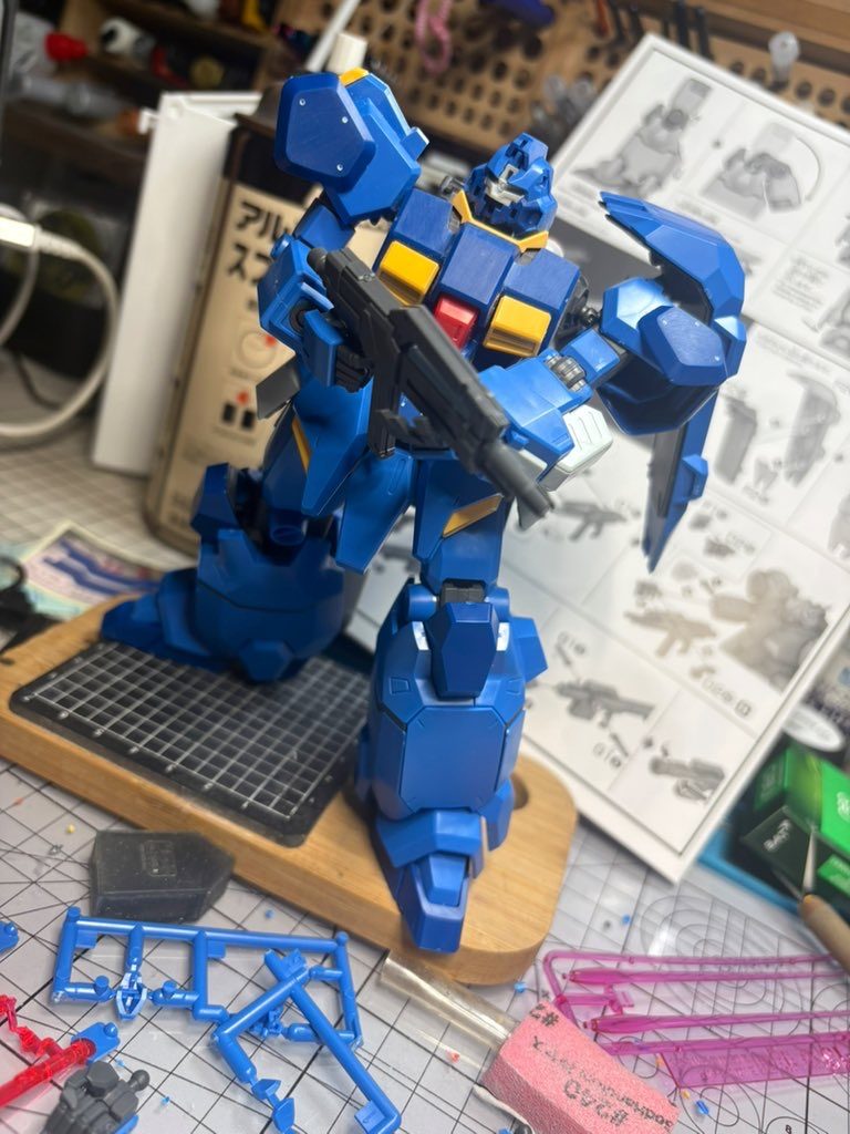 縁がなかったのか、ずっと欲しかったHGUCグスタフ・カール03型は出会える様子も無く、諦めていましたが…何となく立ち寄った家電量販店で00型を入手しました早速仮組みしてみます...あらヤダ、この子イイじゃない...(成形色はちょっとアレだけど)一気に完成まで行きましょう！