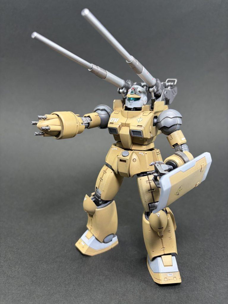 メインの色はサンディブラウンにゴールドを混ぜてキラキラにしたつもりなのですが、よーく見てもただのつや消しブラウンにしか見えなくて失敗しました。ゴールドはいったいどこにいってしまったのか不思議です。