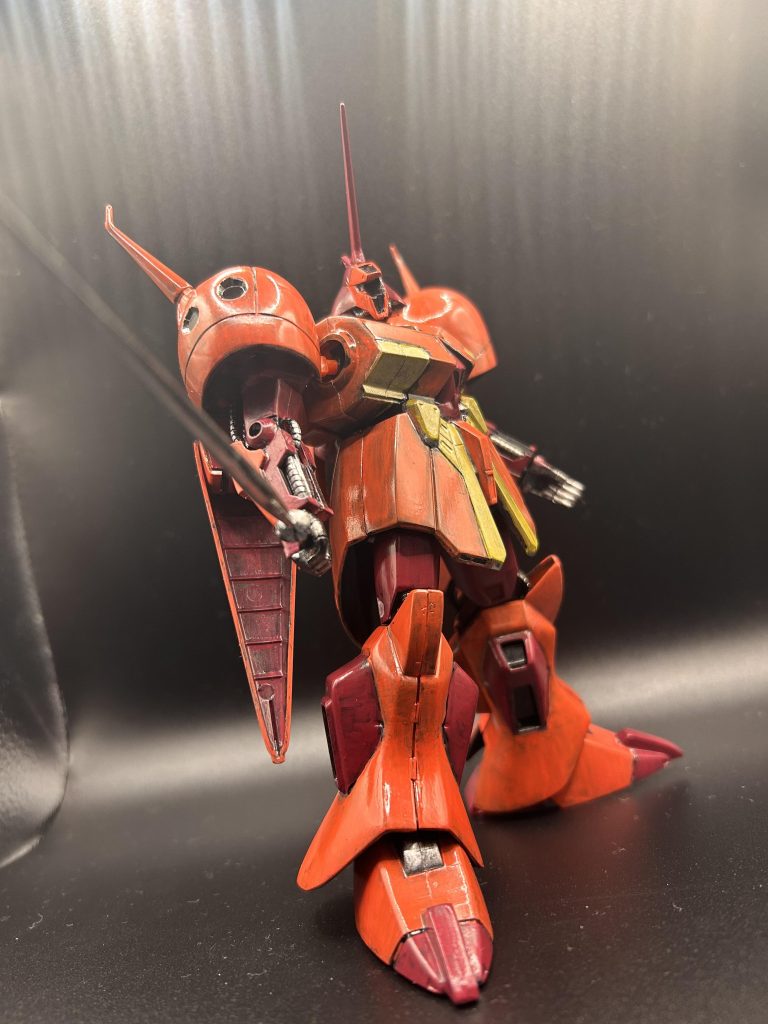 前回のシャアザクで久々にガンプラ熱が復活したんですが僕が作りたい機体は明確にネオジオンとティターンズのMSなんです。だけど、ほぼ再販されず中古屋に並んでる高額なもの以外なかなか出会えない現状。