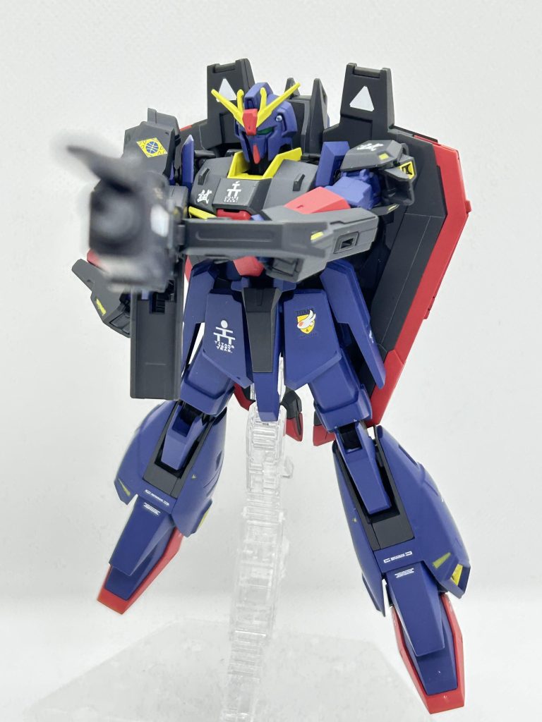 ハイパーメガランチャーの存在感が半端ないですねでもZガンダムといえばコレですね(gundam-kao2)