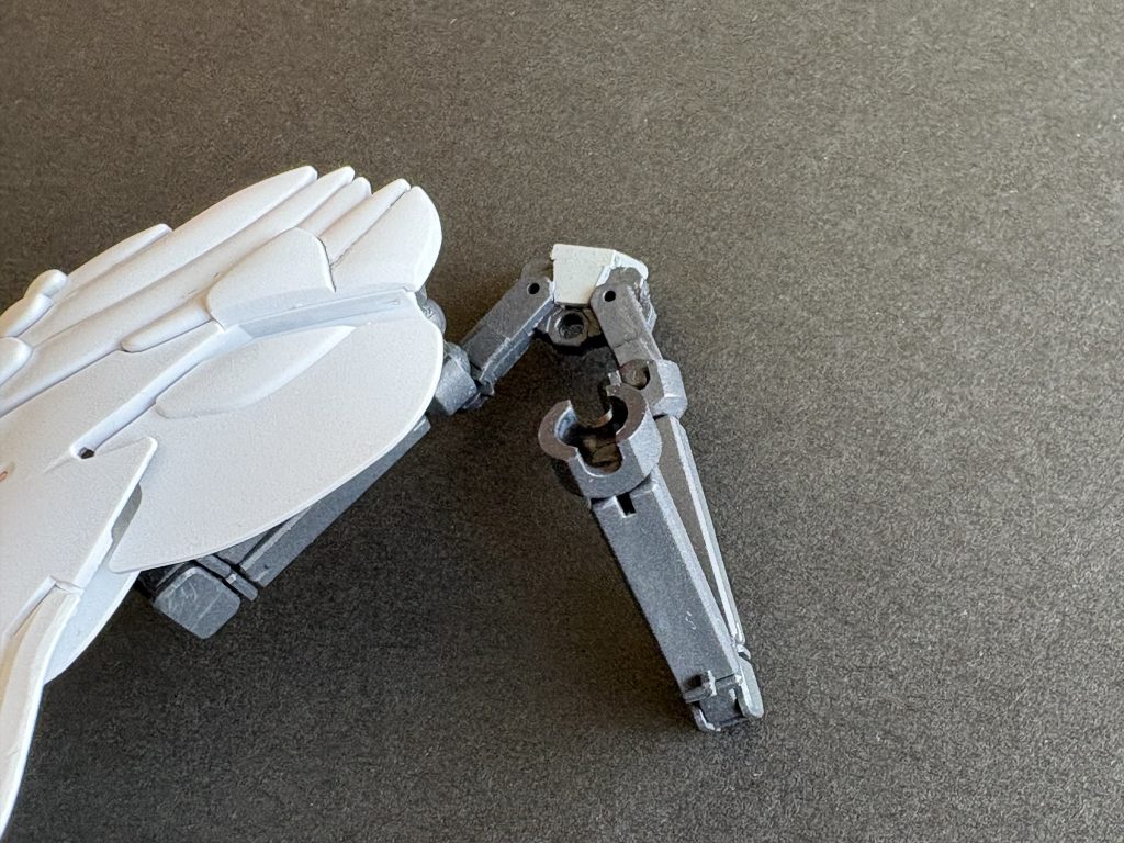 追加ウイングはバックスカートに脱着可能。結構自由に動かせるようにしてます。