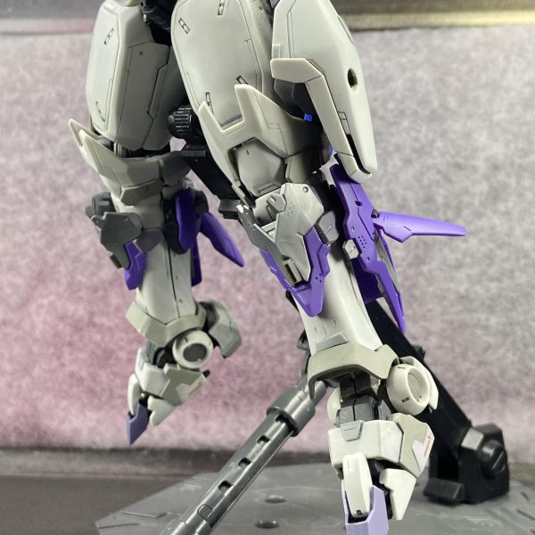 超スローペースですがコチラの作業も進めています。全体的にディテールアップと脚部サブスラスター追加。サブスラスターはフレームにも使ったティガスカイタイプからの流用です。フクラハギ側は無加工でそのままジャストフィット！スネ側は少し形状アレンジして磁石を仕込み、付け外し簡単です。&nbsp;（5枚目）