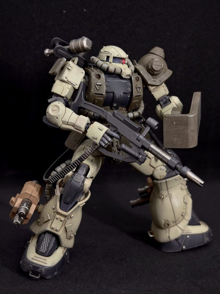 ⚪︎本体塗装レシピ本体①:灰緑色（クレオス）本体②:オリーブドラブ1（クレオス）本体③:ジャーマングレー（ガイア）⚪︎武器塗装レシピライトガンメタル（フィニッシャーズ）グラファイトブラック（クレオス）メタルブラック（クレオス）フロストマットブラック（ガイア）ダークステンレスシルバー（ガイア）スターブライトアイアン（ガイア）⚪︎ウェザリンググレイッシュブラウン（クレオス）で全体をウォッシング、エナメルダークグレー、エナメルシルバーでチッピング、タミヤウェザリングマスターで仕上げのチッピング⚪︎クリアコートはウェザリング前後にスーパースムースクリア（クレオス）を各1回ずつ&nbsp;