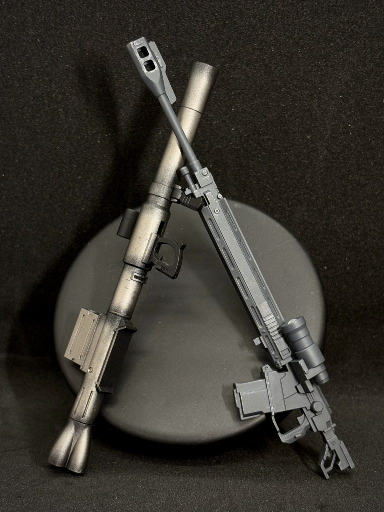 たくさんある武器の塗装やウェザリングに心折れそうになりましたがなんとかやり切りました💦ザクバズーカはグラデーション塗装で仕上げてみました。