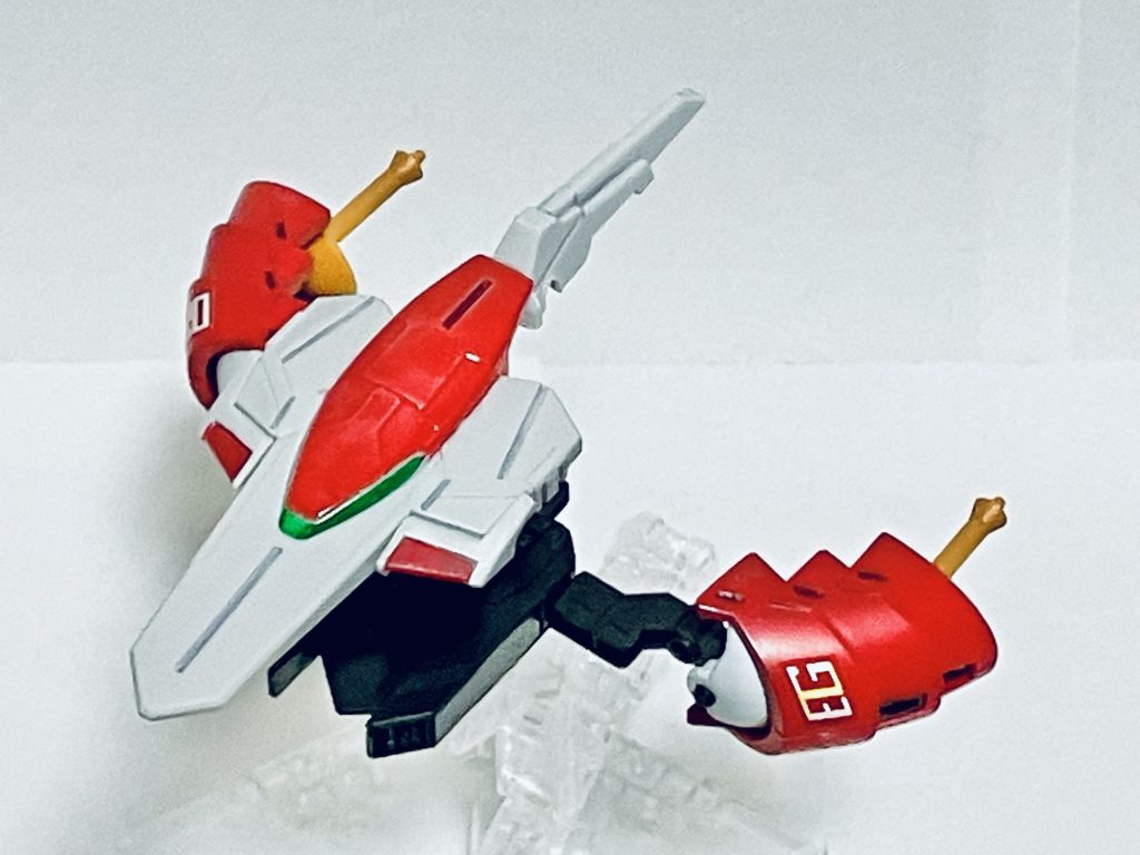 支援機のペガサスです。ヴァリュアブルポッドとガンプラバトルアームアームズで構成されており、他のMSと合体することで、本来の力を発揮します。変形機構の要です。