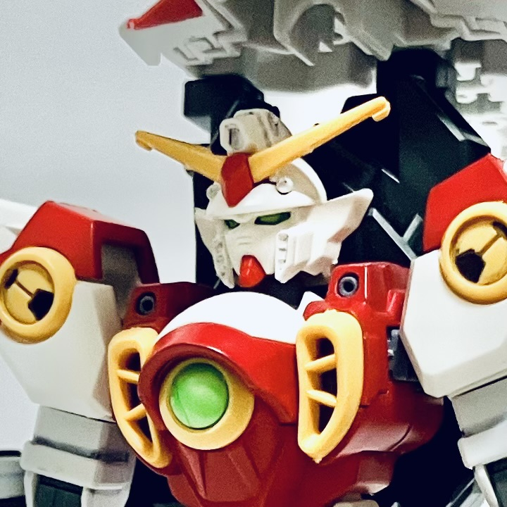 バストアップです。頭部にバルカン砲、胸部にマシンキャノンを2基ずつ装備しております。MS相手には威力不足のため、主に車両やミサイルの迎撃に使われます。