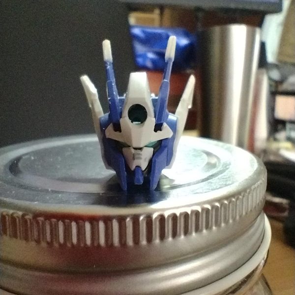 今までやったことはなかったのですが、製作途中を少し載せてみようと思います。先日公開した【ダブルオースカイメビウスDIVEインフィニティ】のものです。①ダイバーアークの頭改造②アンテナ製作③主要パーツ④フェニックスジェネレータ作成途中⑤各部調整確認⑥オマケ最後の一枚は製作途中ではないですが、本編に載せきれなかったオマケ画像です。（2枚目）