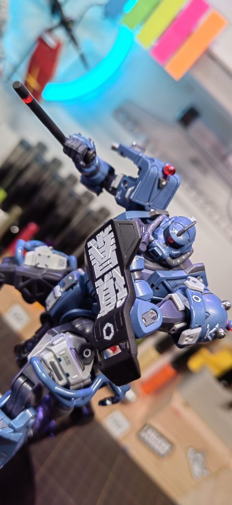 軍警 zaku–5枚目/制作者：Joshua