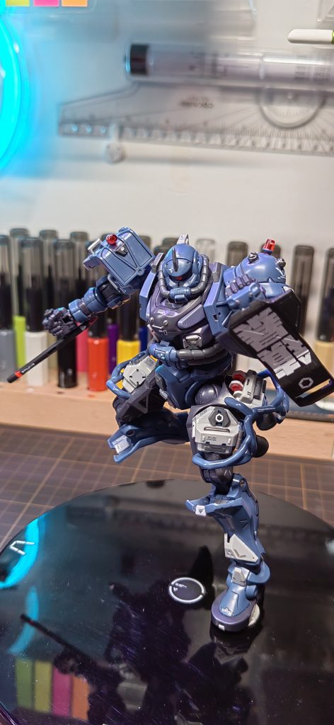 軍警 zaku–4枚目/制作者：Joshua