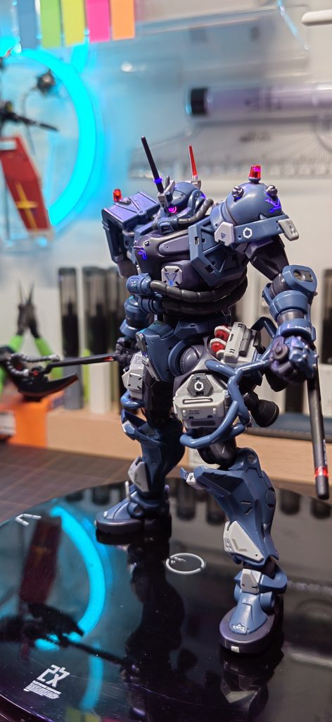 軍警 zaku–2枚目/制作者：Joshua