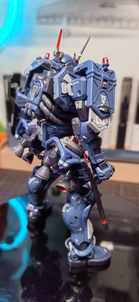 軍警 zaku–4枚目/制作者：Joshua