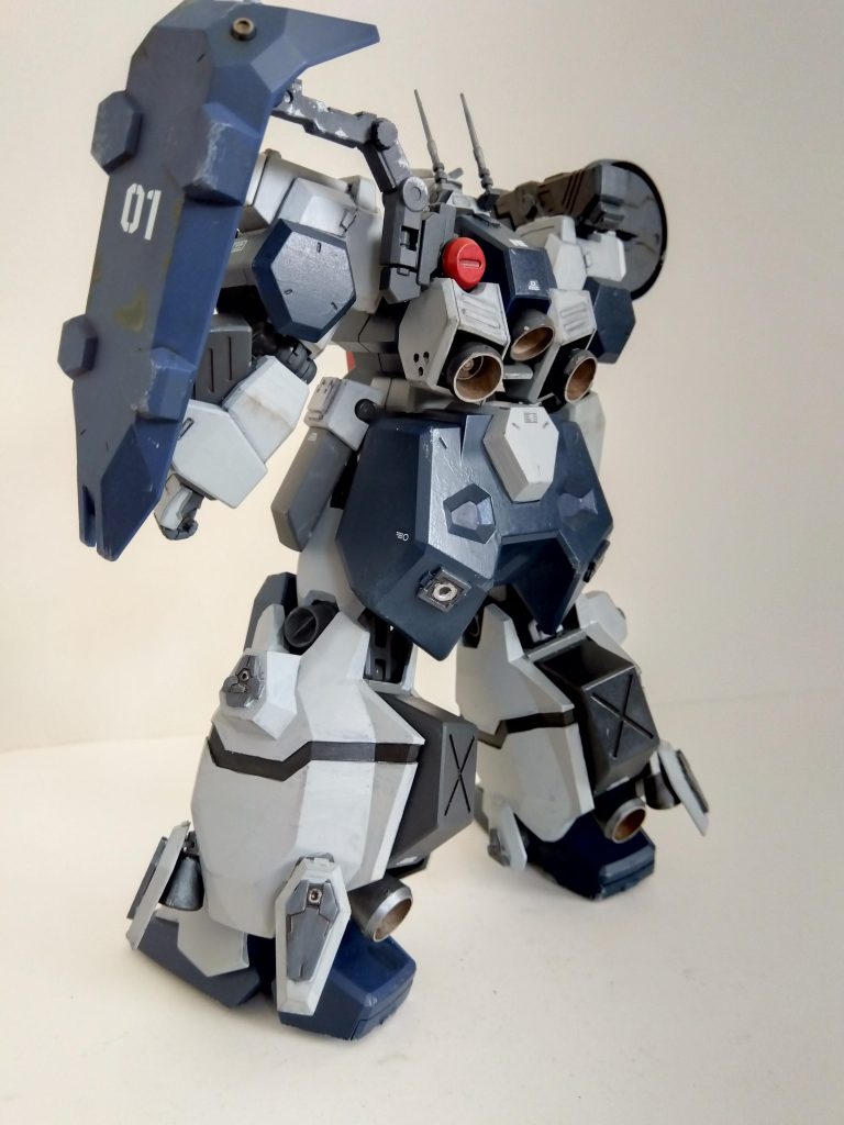 背面図。その他はプラ板やMSG、30MMのサポートパーツでディテールアップをしたぐらいです。