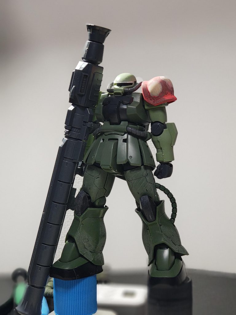 スパイクアーマーはとんがりを切ってパテで丸く埋めました。