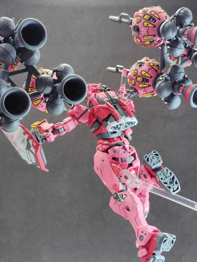 gMS-α 赤いガンダム–5枚目/制作者：@sneakyworks