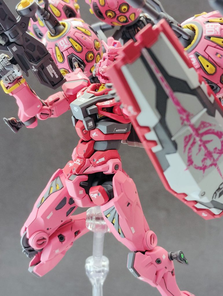 gMS-α 赤いガンダム–6枚目/制作者：@sneakyworks