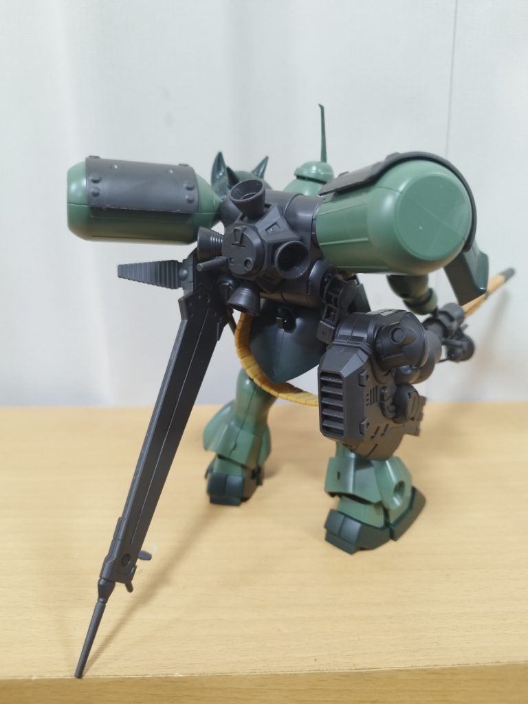 パチ組状態の後ろ姿です