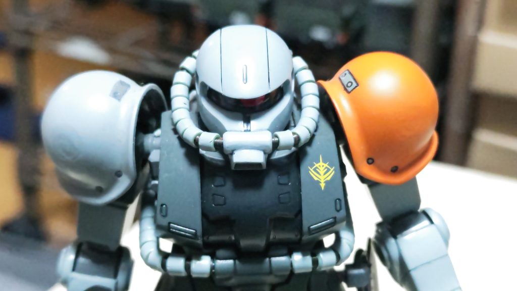 作品名：ザクⅡ（A型）<p>ザクⅡのような、旧ザクのような 前世紀の作品なので盛ったパテが27年以上経ってひけておりますのです💦</p>
