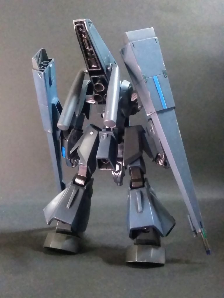 九番隊組長である『 鈴木氏 』ですが途中で『新選組』を離脱 😳ナンヤカンヤあって警察官と成り、生涯を終わるらしいです 🙄・・・『ギャプラン』と繋がる処が全然ないけど😅まぁ、ノリでいいですよね 😋因みに｢UP主｣は『ギャプラン』が大好き過ぎて『旧キットのギャプラン』だけでも３体製作しております 😤💨『HGUC系 ギャプラン』も３体 😍💕