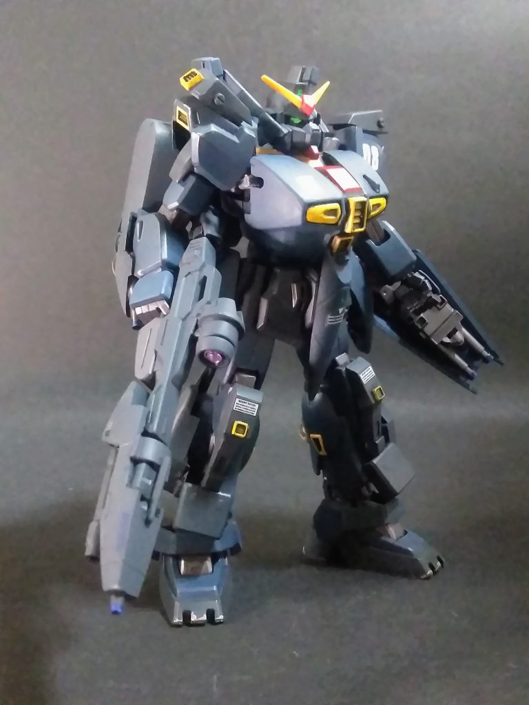 はい！蒸ちゃ🆖→装着&nbsp;『スケベィ・ウィステリアホゥル』が専任パイロットです 🤗&nbsp; 新選組ならば８番隊組長である『藤堂平助氏』『ガンダム Mk-Ⅴ』の影響を受けて製作したので悪者顔を目指しました 😊ソレらしく成ってイルと嬉しいのですが 😟