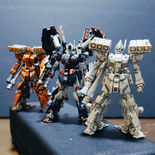 気がついたら3機作ってました。いろんな楽しみ方ができるのがアーティファクトの楽しいところ。（1枚目）