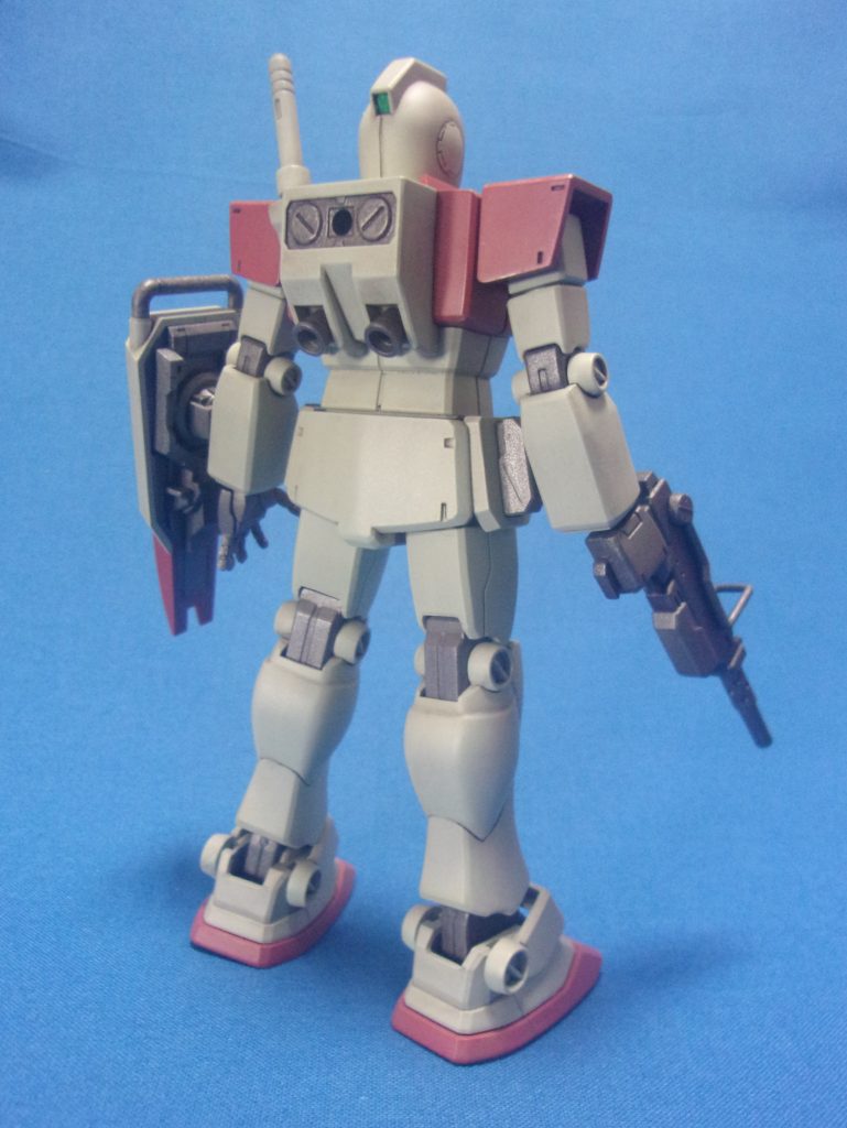 右腕のシールド穴は埋めています。