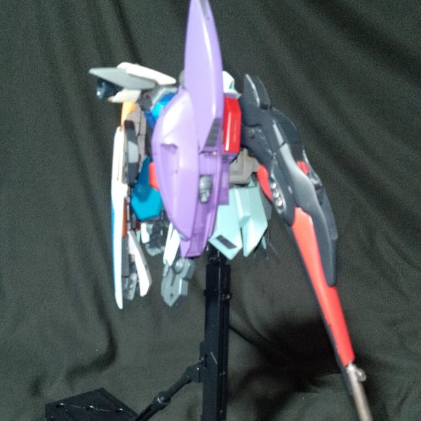 超お久しぶりです(^_^;)　長らく放置プレイだったやつを再開　一応形になりつつあります　ものすごい改造量で何をどう弄ったか説明しきれないｗ　変形の工程で自分でも分からなくなるｗ　脚と羽根がまだ付けてないのでイメージ沸かないかもですｗ　肩とシールドにランディングギヤみたいなのを仕込んでます　ゼータとかを見ると　ランディングギヤがソリみたいな形状で凄く小さいんですが　そんなので機体をささえられるのだろうか？　変形の肝になるシールドをオリジナルデザインに変更して伸縮　折りたたみ　接続軸　ホールドアーム　ランディングギヤと　めちゃくちゃ盛り込んだシールドとなりました　多分シールドだけで数回投稿出来るだけギミックモリモリです（5枚目）
