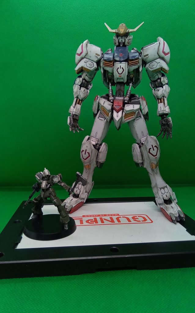 サイズ比較にMGバルバトス保管場所に困らないのもアーティファクトとアンサンブルのメリットです