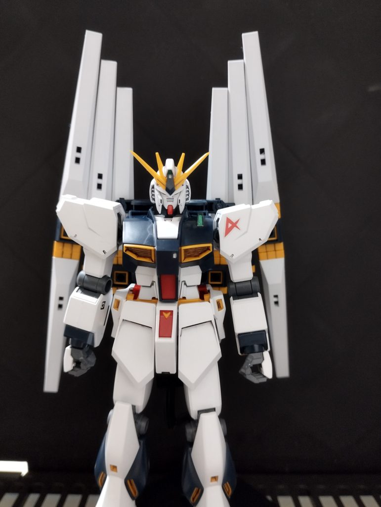 フィン・ファンネルを両側に。フィン・ファンネルの懸架の仕方が結構自由度が高く、おもしろいです。